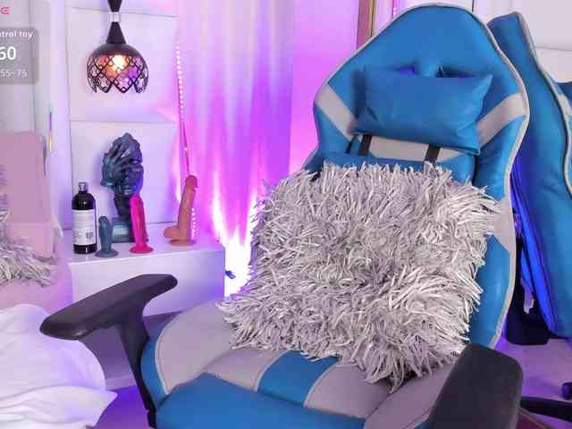 Azaleavolkova webcam