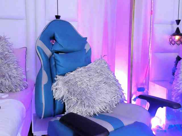 Azaleavolkova webcam