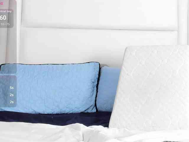 Azaleavolkova webcam