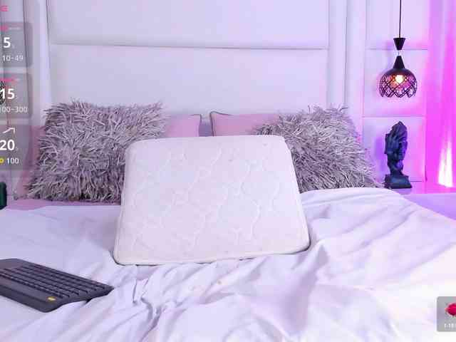 Azaleavolkova webcam