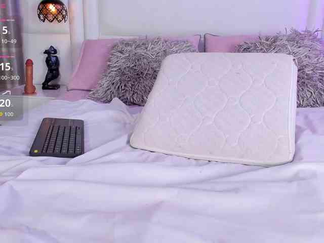 Azaleavolkova webcam