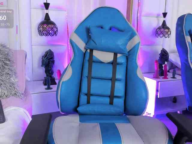 Azaleavolkova webcam