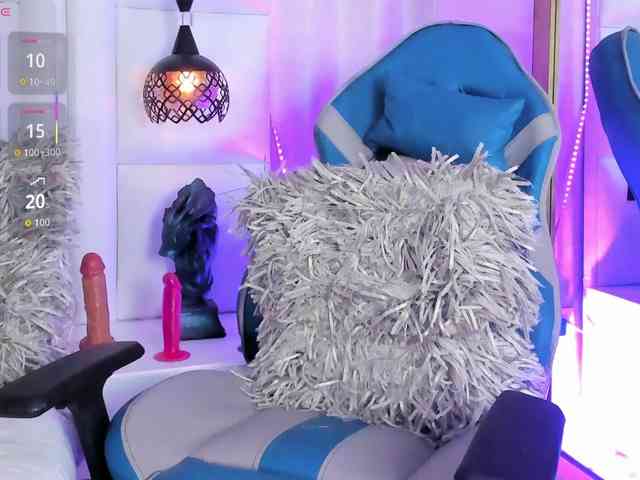 Azaleavolkova webcam