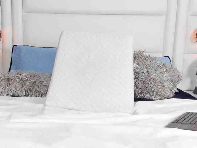 Azaleavolkova webcam