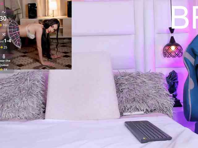 Azaleavolkova webcam