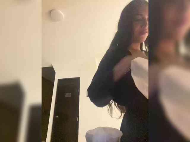 Azaleavolkova webcam