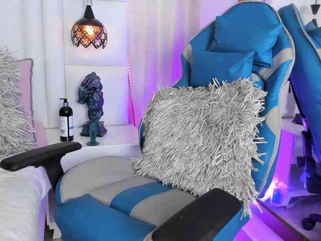 Azaleavolkova webcam