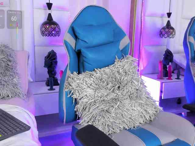 Azaleavolkova webcam