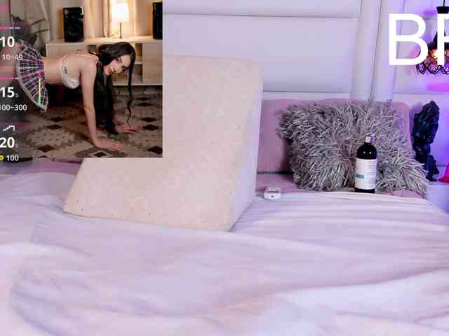 Azaleavolkova webcam