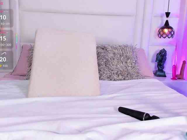 Azaleavolkova webcam