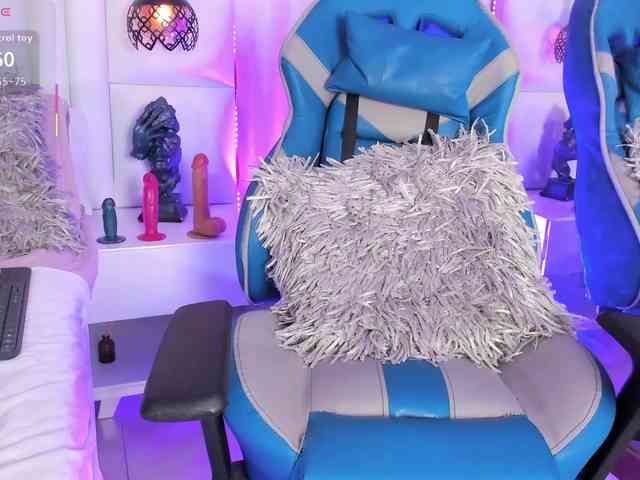 Azaleavolkova webcam