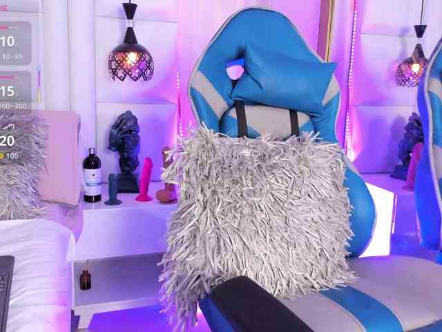 Azaleavolkova webcam
