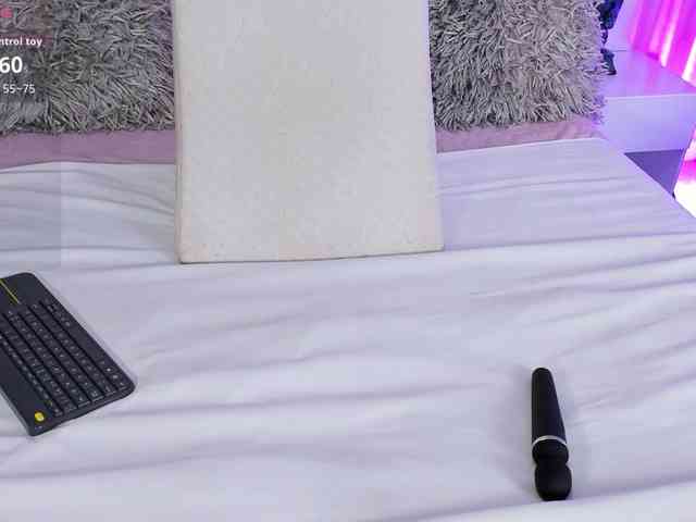 Azaleavolkova webcam