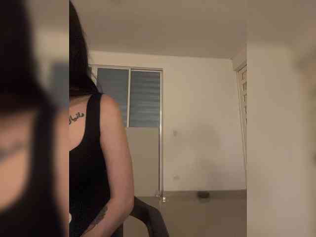 Azaleavolkova webcam