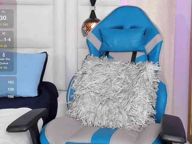 Azaleavolkova webcam