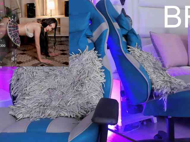 Azaleavolkova webcam