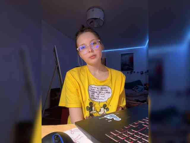 Lovelova Live Webcam on BongaCams