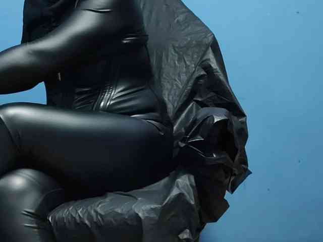 NoirPersona Live Webcam on BongaCams