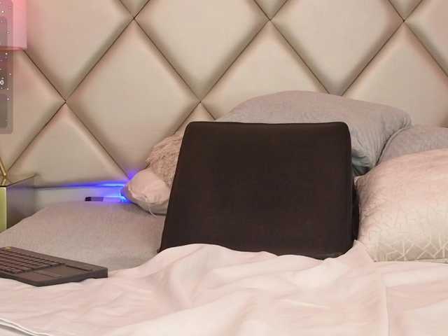 LenaThomson live cam on BongaCams