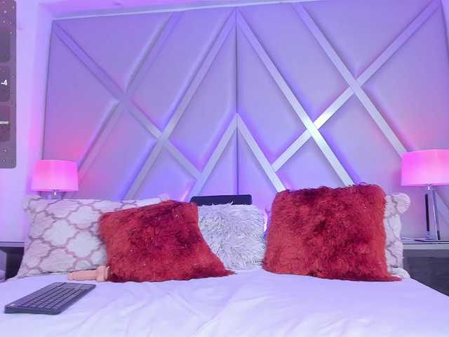 LenaThomson live cam on BongaCams