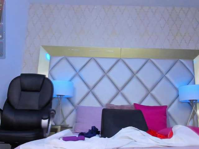 LenaThomson live cam on BongaCams