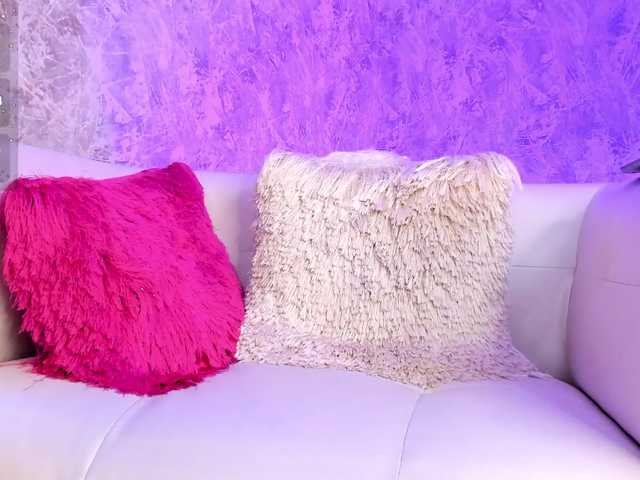 LenaThomson live cam on BongaCams