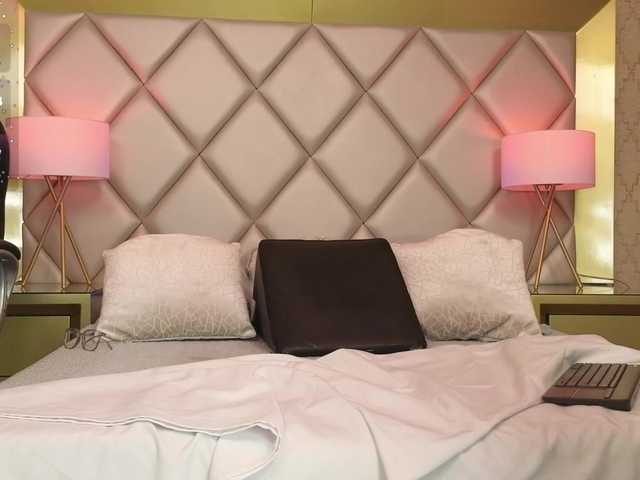LenaThomson live cam on BongaCams
