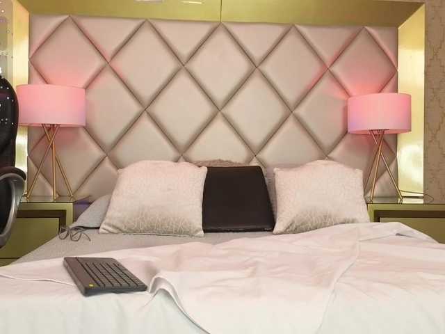 LenaThomson live cam on BongaCams
