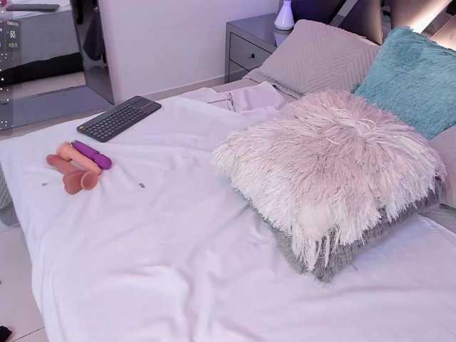 LenaThomson live cam on BongaCams