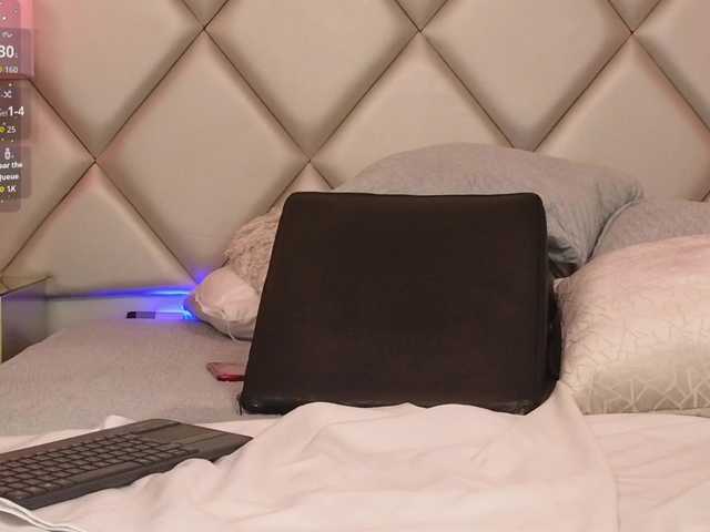 LenaThomson live cam on BongaCams