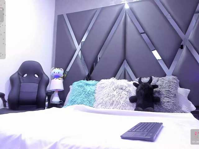 LenaThomson live cam on BongaCams