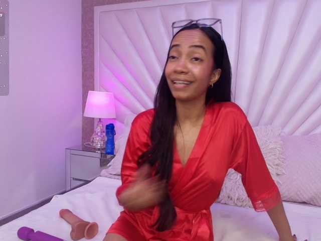 LenaThomson live cam on UnifiedCams