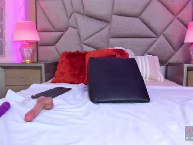 LenaThomson live cam on BongaCams