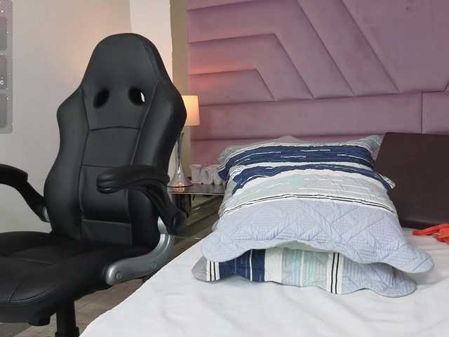 LenaThomson live cam on BongaCams