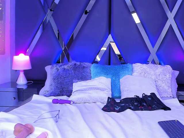 LenaThomson live webcam show