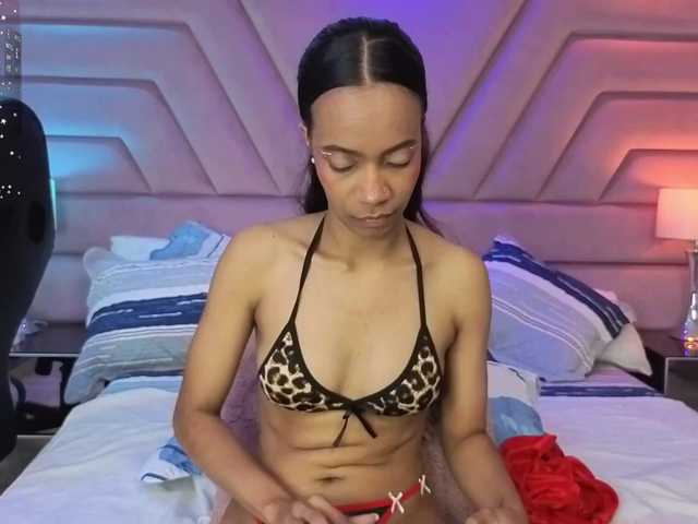 LenaThomson live cam on BongaCams