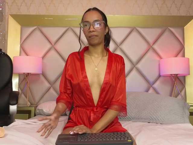 LenaThomson live cam on BongaCams