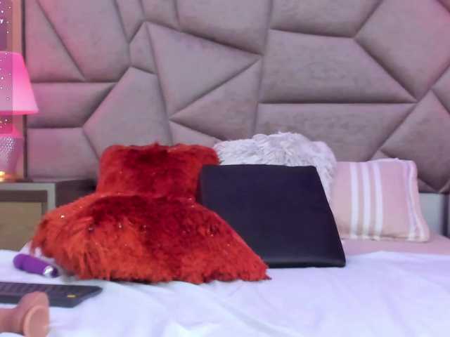 LenaThomson live cam on BongaCams