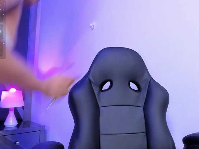 LenaThomson live cam on BongaCams