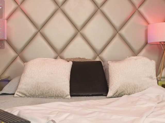 LenaThomson live cam on BongaCams