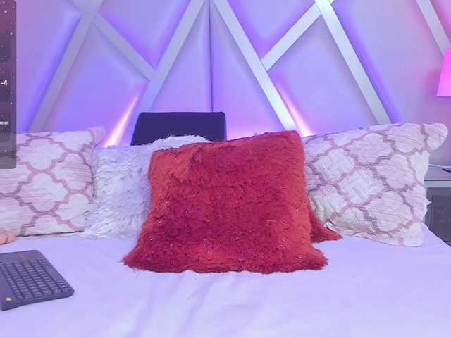LenaThomson live cam on BongaCams