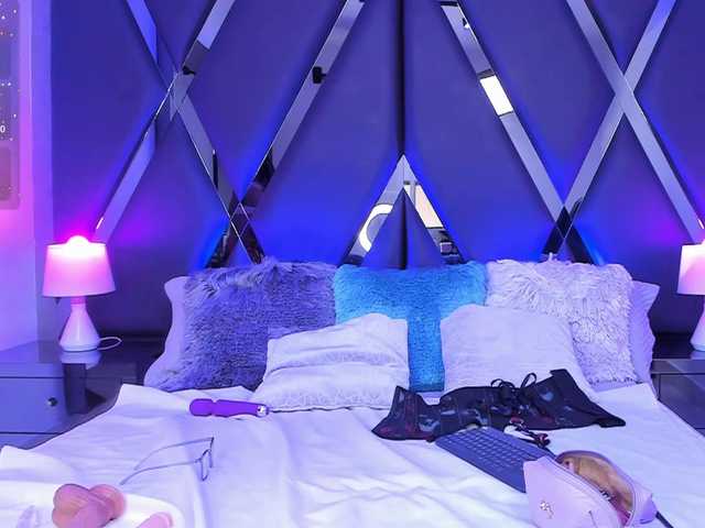 LenaThomson live cam on BongaCams