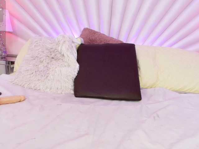 LenaThomson live cam on BongaCams
