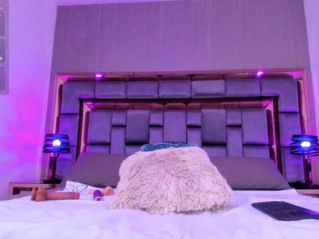 LenaThomson live cam on BongaCams