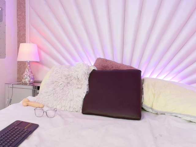 LenaThomson live cam on BongaCams