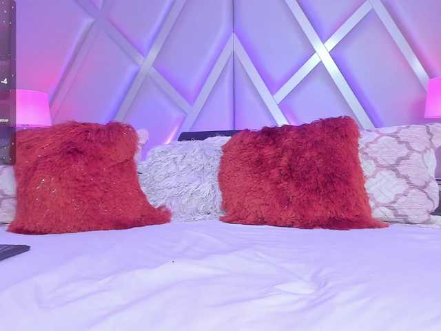 LenaThomson live cam on BongaCams