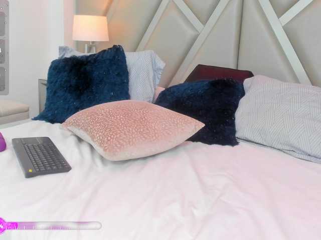LenaThomson live cam on BongaCams