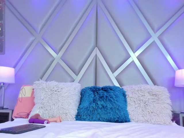 LenaThomson live cam on BongaCams