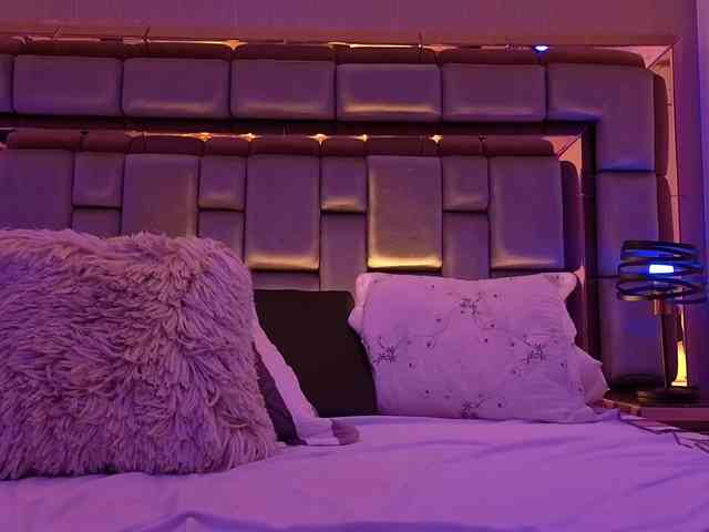 LenaThomson Live Webcam on BongaCams