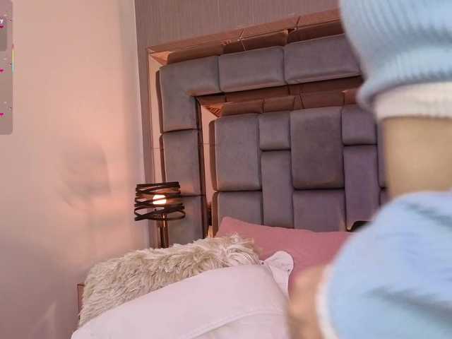 SophieCollins live cam on BongaCams